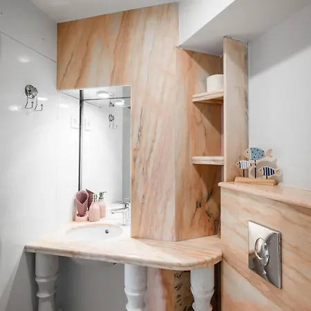 Views From Cozy 1-bedroom Flat By Flat Mаnager Lejlighed Sofia