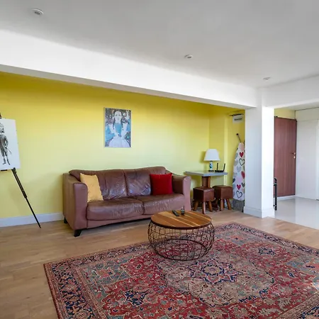 Apartamento Views From Cozy 1-bedroom Flat By Flat Mаnager